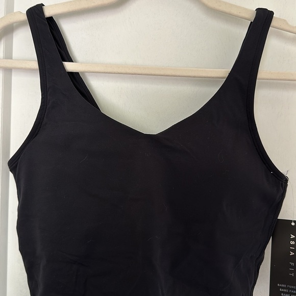 NWT Asia Fit Workout Top with built in bra! - Picture 2 of 5